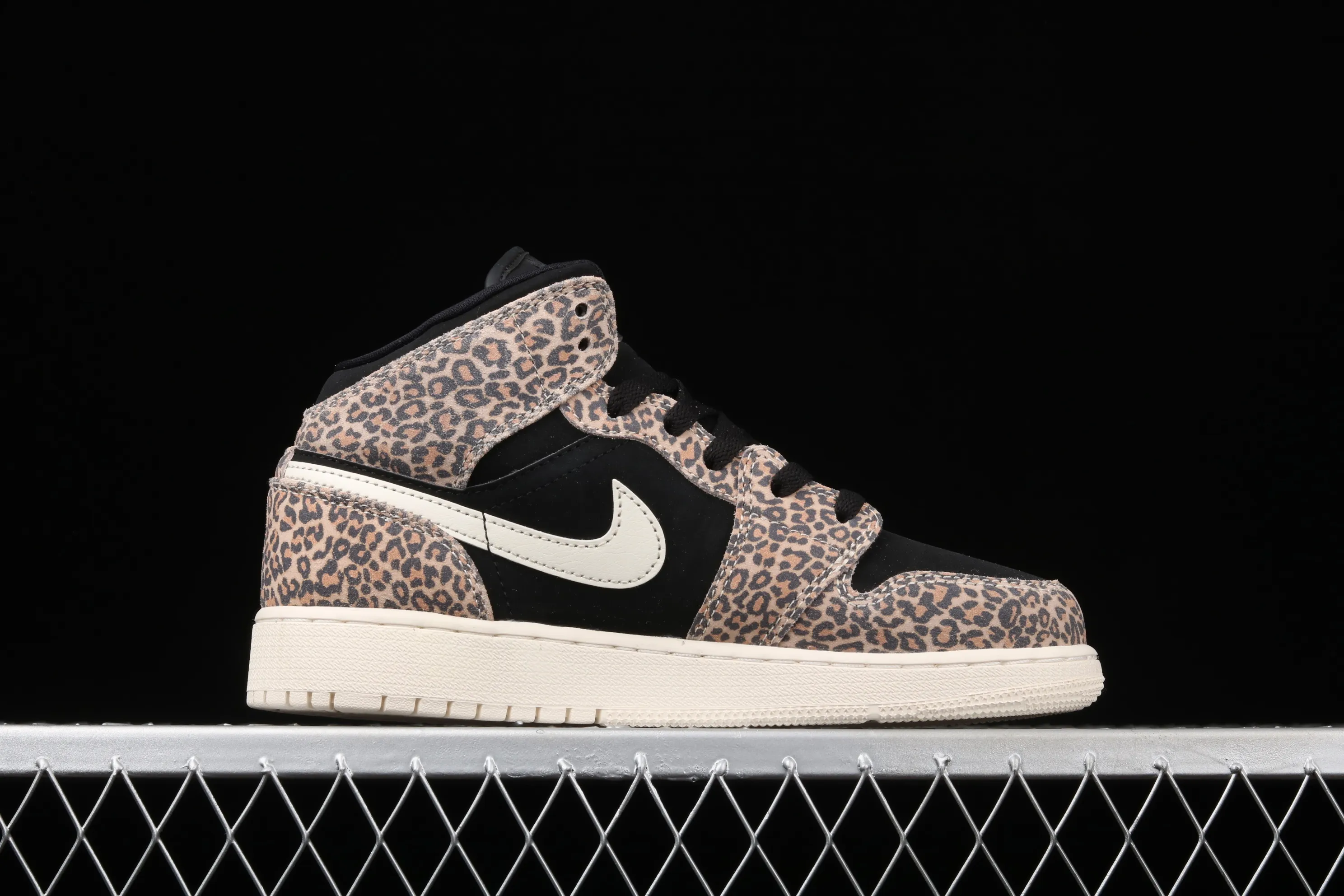 All categories Air Jordan Jordan series basketball shoes Air Jordan 1 Mid G version pure original Air Jordan 1 Mid GS AJ1 Joe 1 leopard print Chinese basketball shoes BQ6931-021